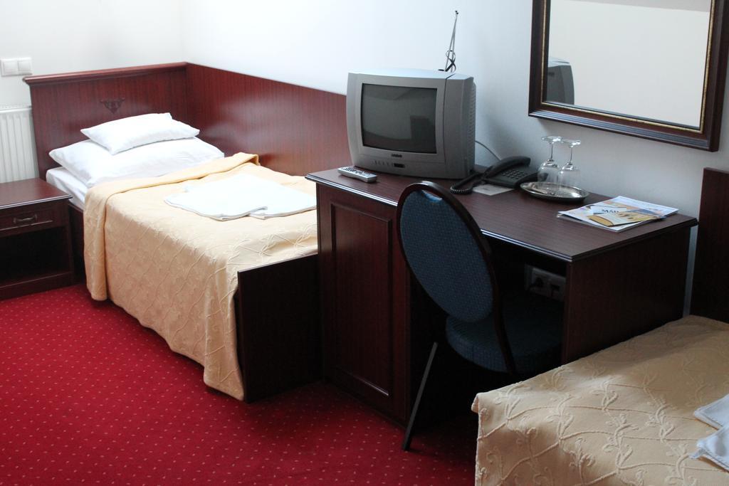 Madi Kuria Hotel الغرفة الصورة