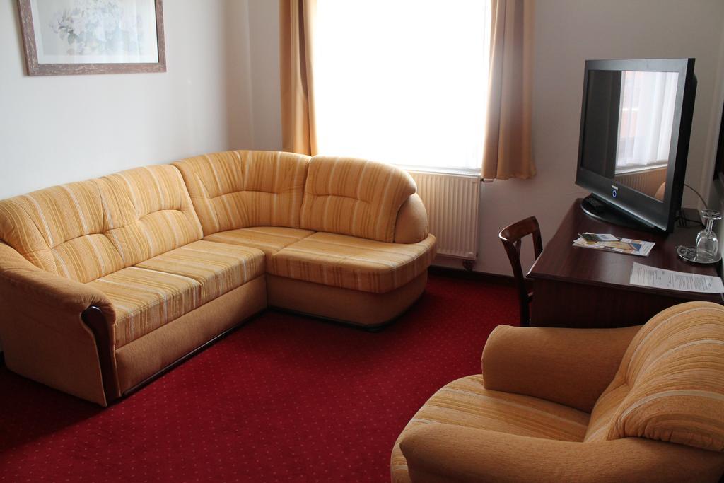 Madi Kuria Hotel الغرفة الصورة