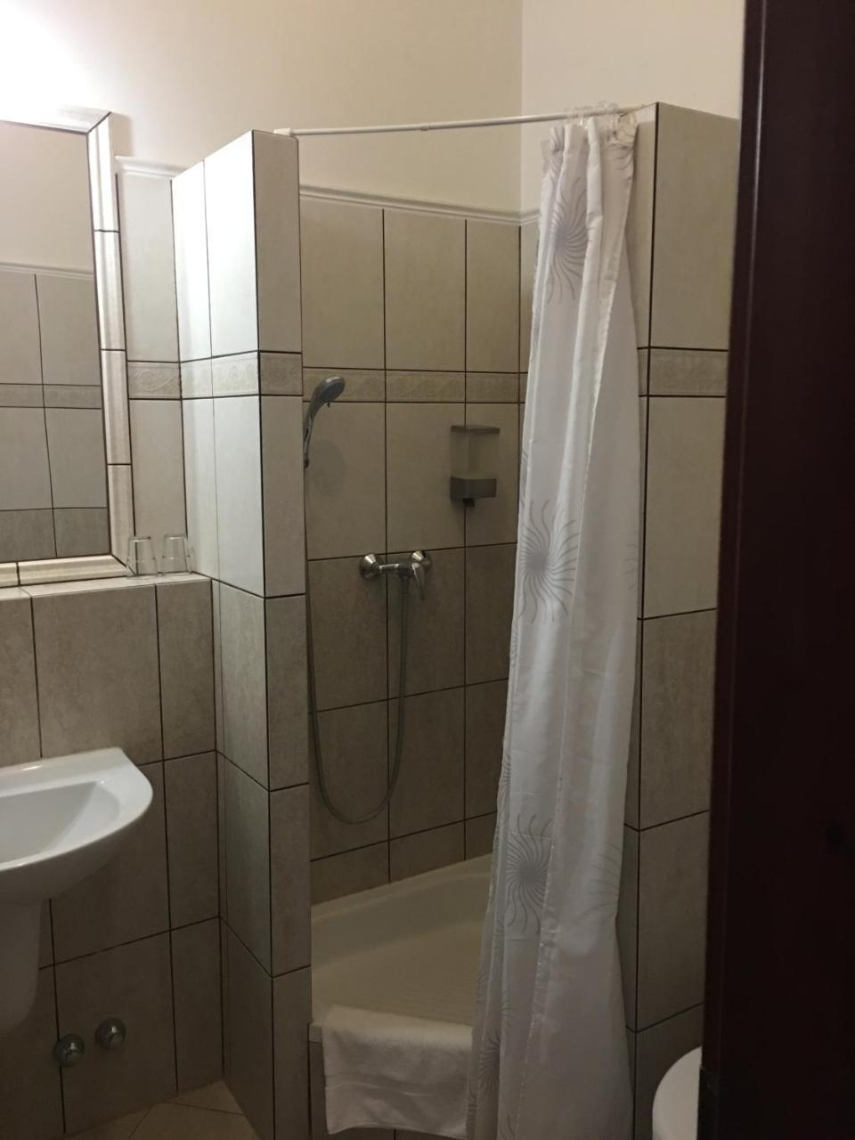 Madi Kuria Hotel المظهر الخارجي الصورة